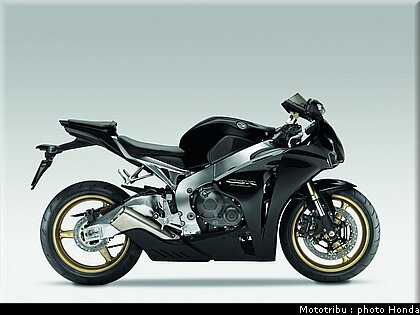 honda_1000cbr_2010_010.jpg