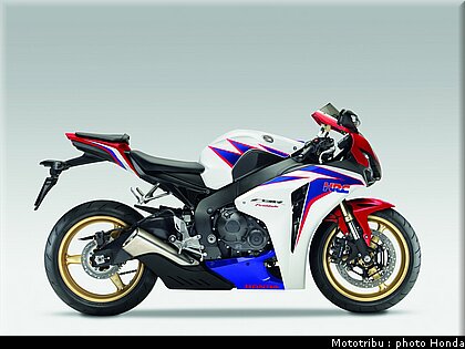 honda_1000cbr_2010_011.jpg