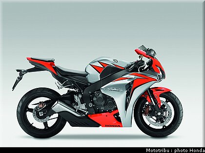 honda_1000cbr_2010_013.jpg