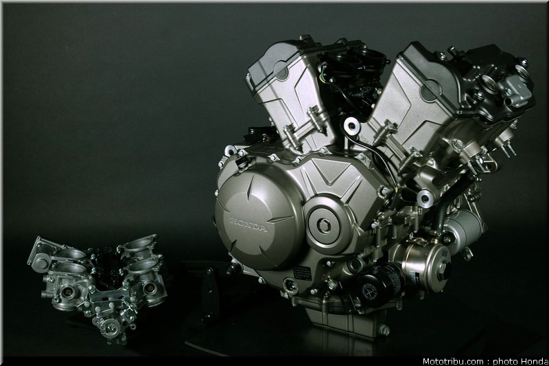 honda_vfr_1200f_2010_moteur_002