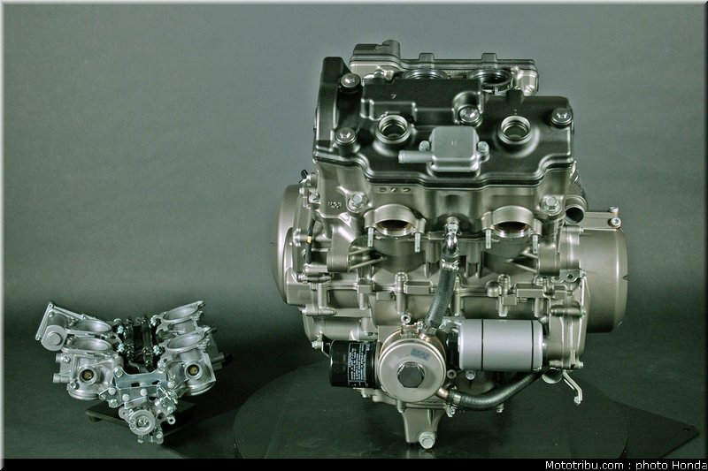 honda_vfr_1200f_2010_moteur_003