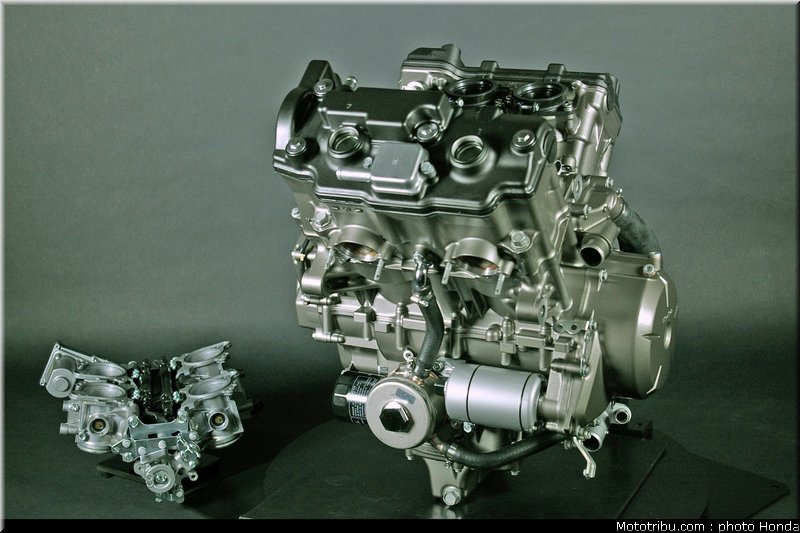 honda_vfr_1200f_2010_moteur_005