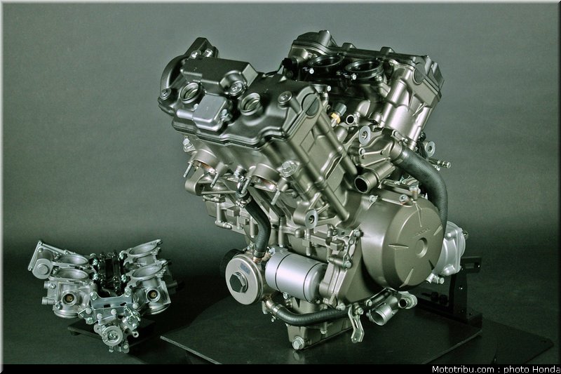 honda_vfr_1200f_2010_moteur_007