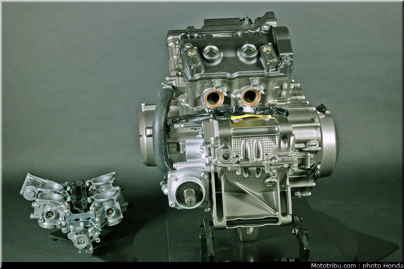 honda_vfr_1200f_2010_moteur_020