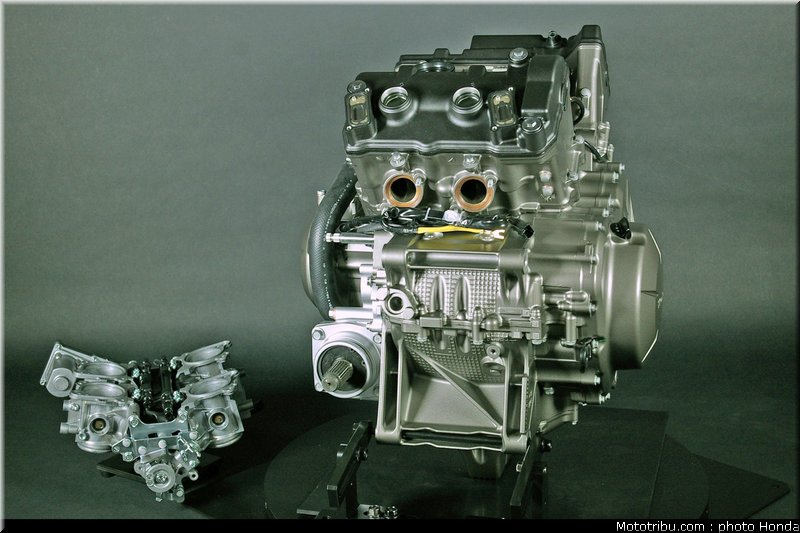 honda_vfr_1200f_2010_moteur_022