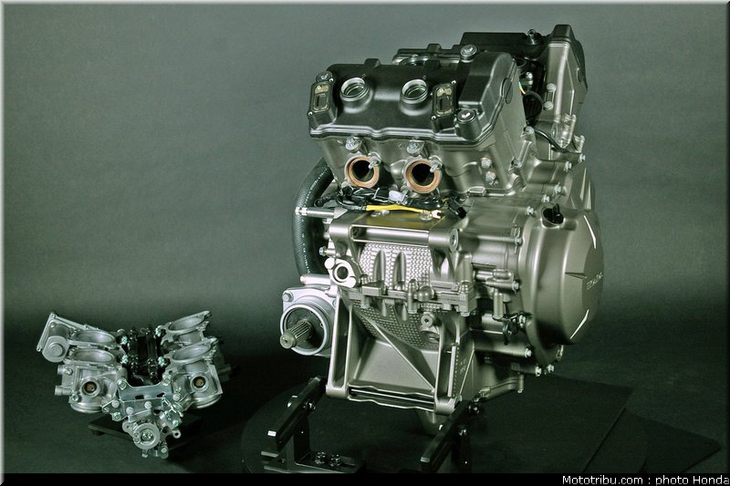 honda_vfr_1200f_2010_moteur_023