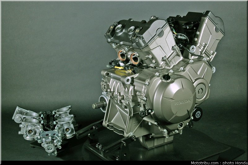 honda_vfr_1200f_2010_moteur_026