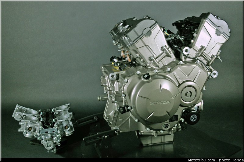 honda_vfr_1200f_2010_moteur_028