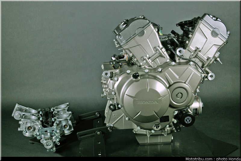 honda_vfr_1200f_2010_moteur_029