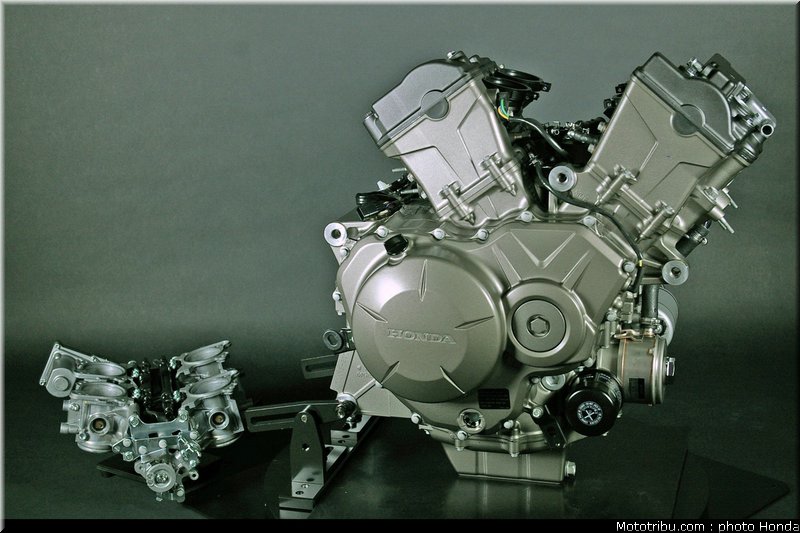 honda_vfr_1200f_2010_moteur_031