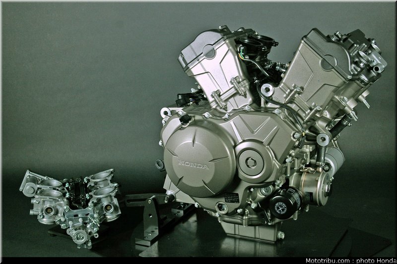 honda_vfr_1200f_2010_moteur_032