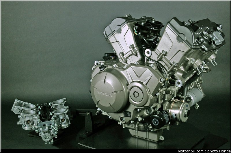 honda_vfr_1200f_2010_moteur_033
