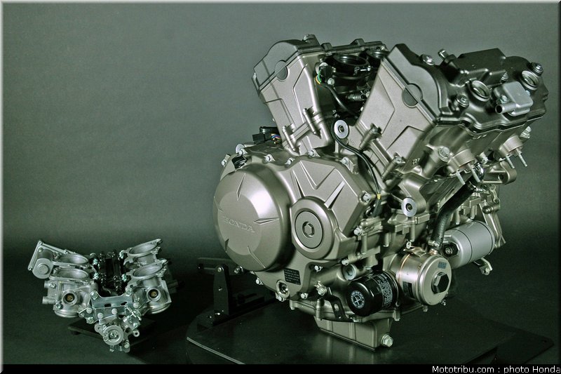 honda_vfr_1200f_2010_moteur_034