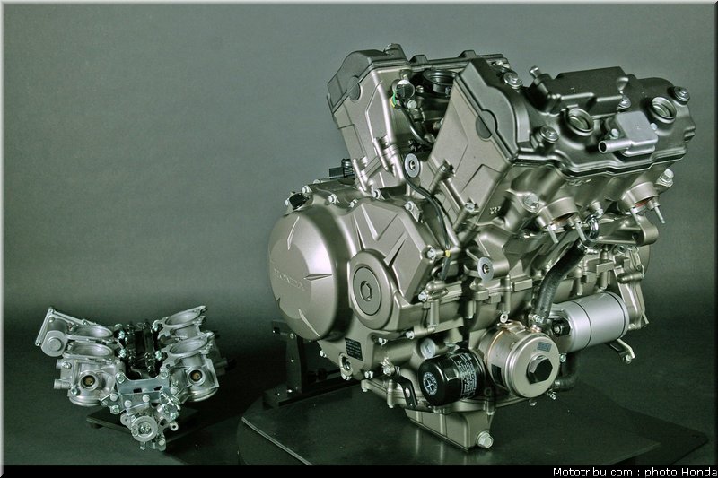 honda_vfr_1200f_2010_moteur_035