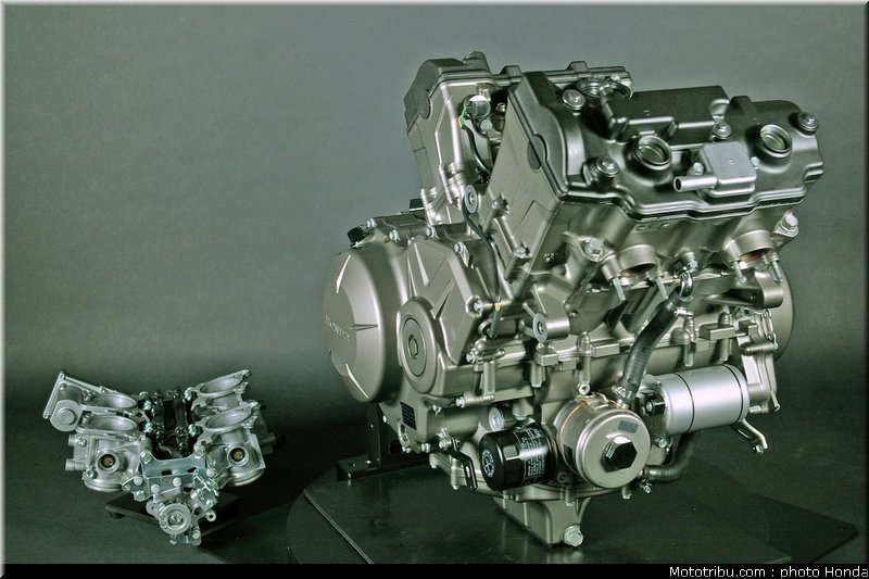 honda_vfr_1200f_2010_moteur_036