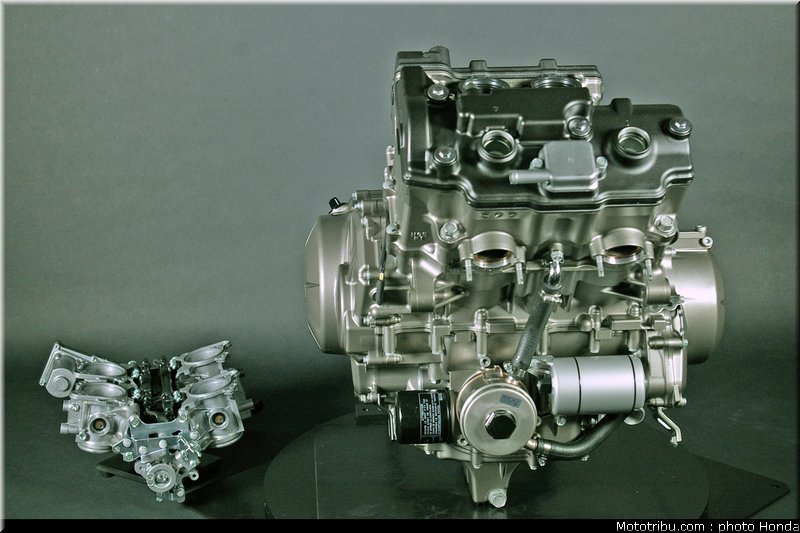 honda_vfr_1200f_2010_moteur_038