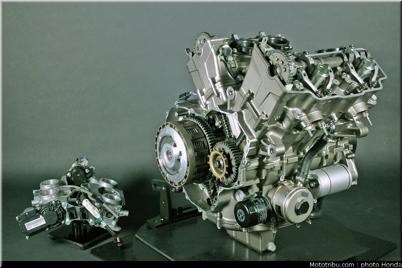 honda_vfr_1200f_2010_moteur_049