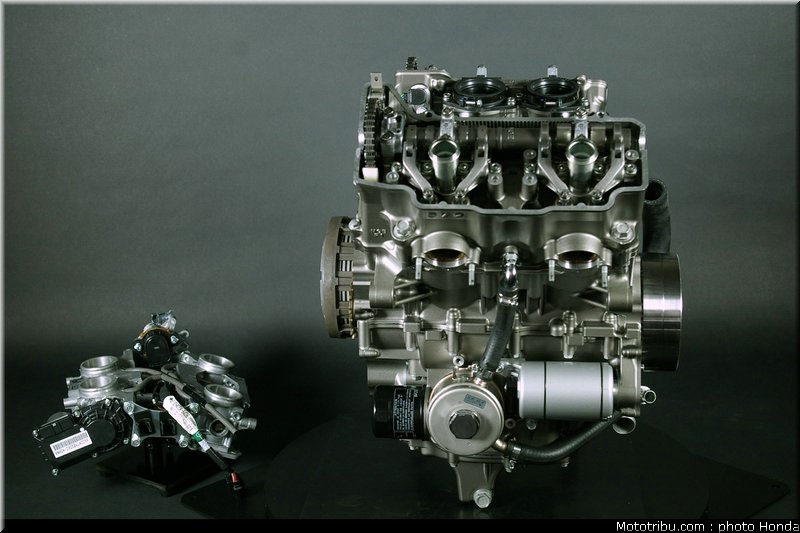 honda_vfr_1200f_2010_moteur_055