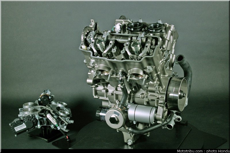 honda_vfr_1200f_2010_moteur_058