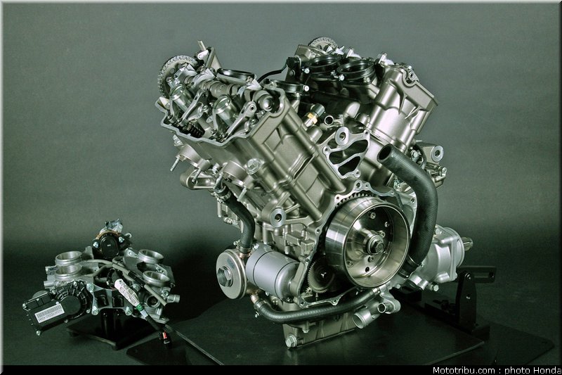 honda_vfr_1200f_2010_moteur_061