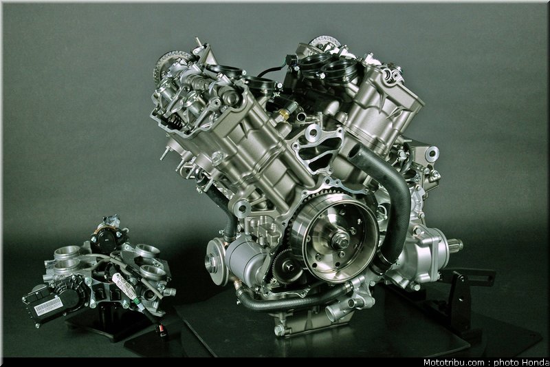 honda_vfr_1200f_2010_moteur_062