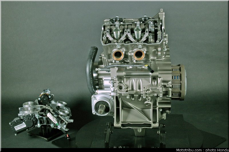 honda_vfr_1200f_2010_moteur_074