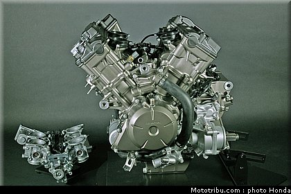 honda_vfr_1200f_2010_moteur_011.jpg