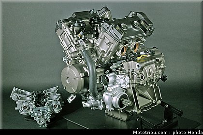 honda_vfr_1200f_2010_moteur_016.jpg