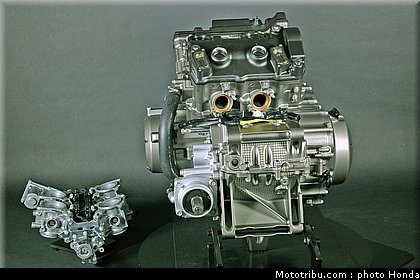 honda_vfr_1200f_2010_moteur_020.jpg