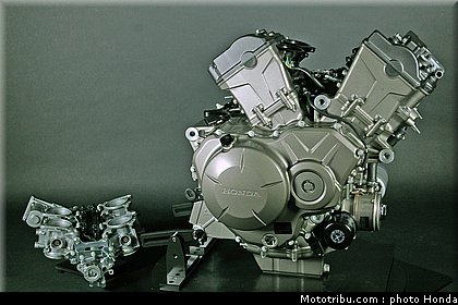 honda_vfr_1200f_2010_moteur_031.jpg