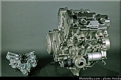 honda_vfr_1200f_2010_moteur_037.jpg