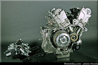 honda_vfr_1200f_2010_moteur_042.jpg