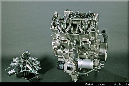 honda_vfr_1200f_2010_moteur_057.jpg