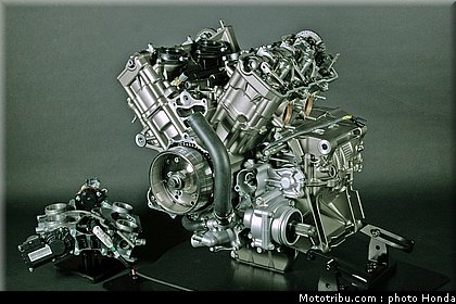 honda_vfr_1200f_2010_moteur_068.jpg
