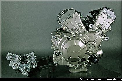 honda_vfr_1200f_2010_moteur_029.jpg