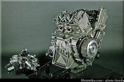honda_vfr_1200f_2010_moteur_039.jpg