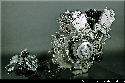 honda_vfr_1200f_2010_moteur_041.jpg