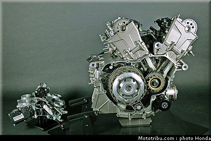 honda_vfr_1200f_2010_moteur_043.jpg