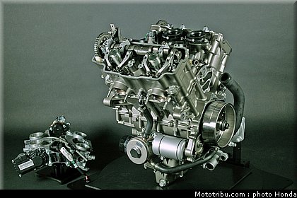 honda_vfr_1200f_2010_moteur_059.jpg