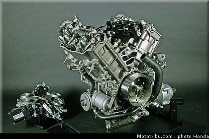 honda_vfr_1200f_2010_moteur_061.jpg