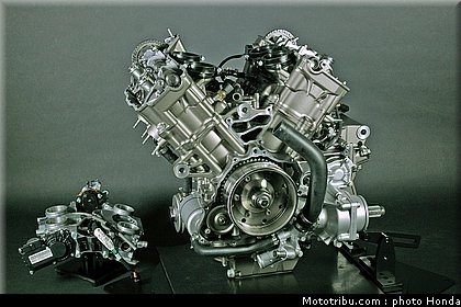 honda_vfr_1200f_2010_moteur_063.jpg