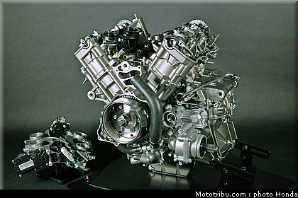 honda_vfr_1200f_2010_moteur_067.jpg
