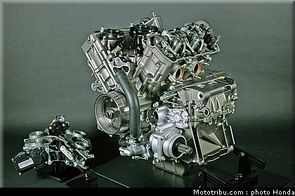 honda_vfr_1200f_2010_moteur_069.jpg
