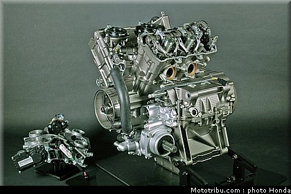 honda_vfr_1200f_2010_moteur_070.jpg