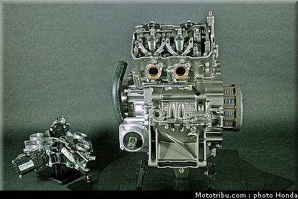 honda_vfr_1200f_2010_moteur_074.jpg