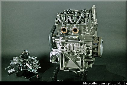honda_vfr_1200f_2010_moteur_075.jpg
