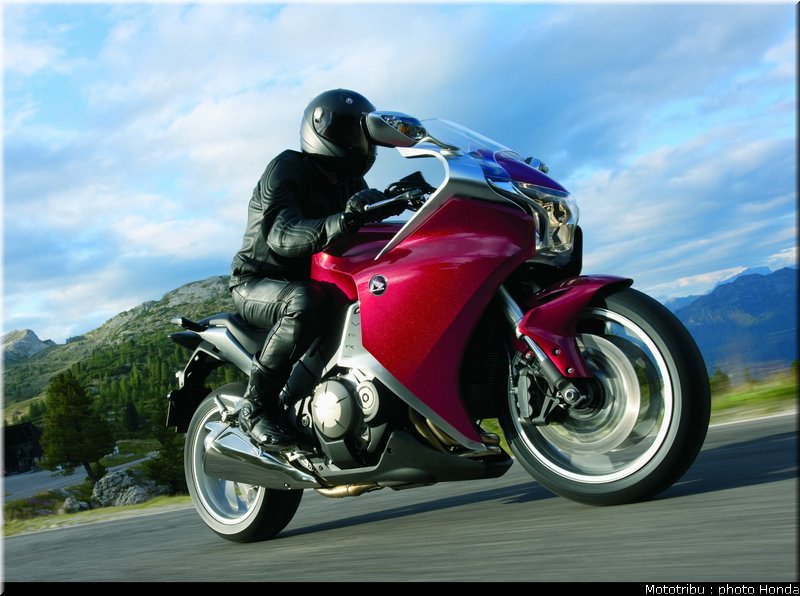 honda_1200vfr_2010_0001
