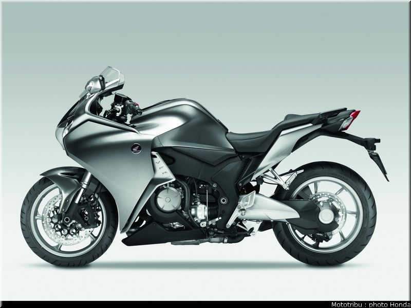honda_1200vfr_2010_0037