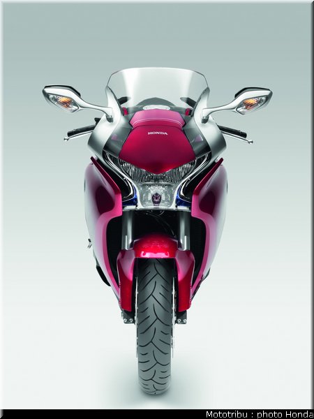 honda_1200vfr_2010_0050