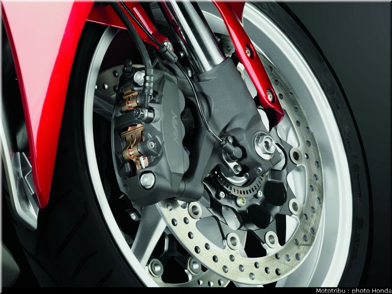 honda_1200vfr_2010_0078